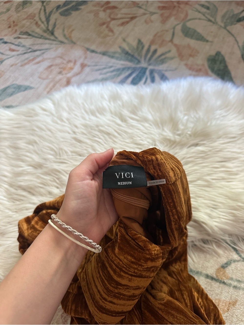 VICI Jensine Plunging Neckline Velvet Maxi Dress - Picture 9 of 9